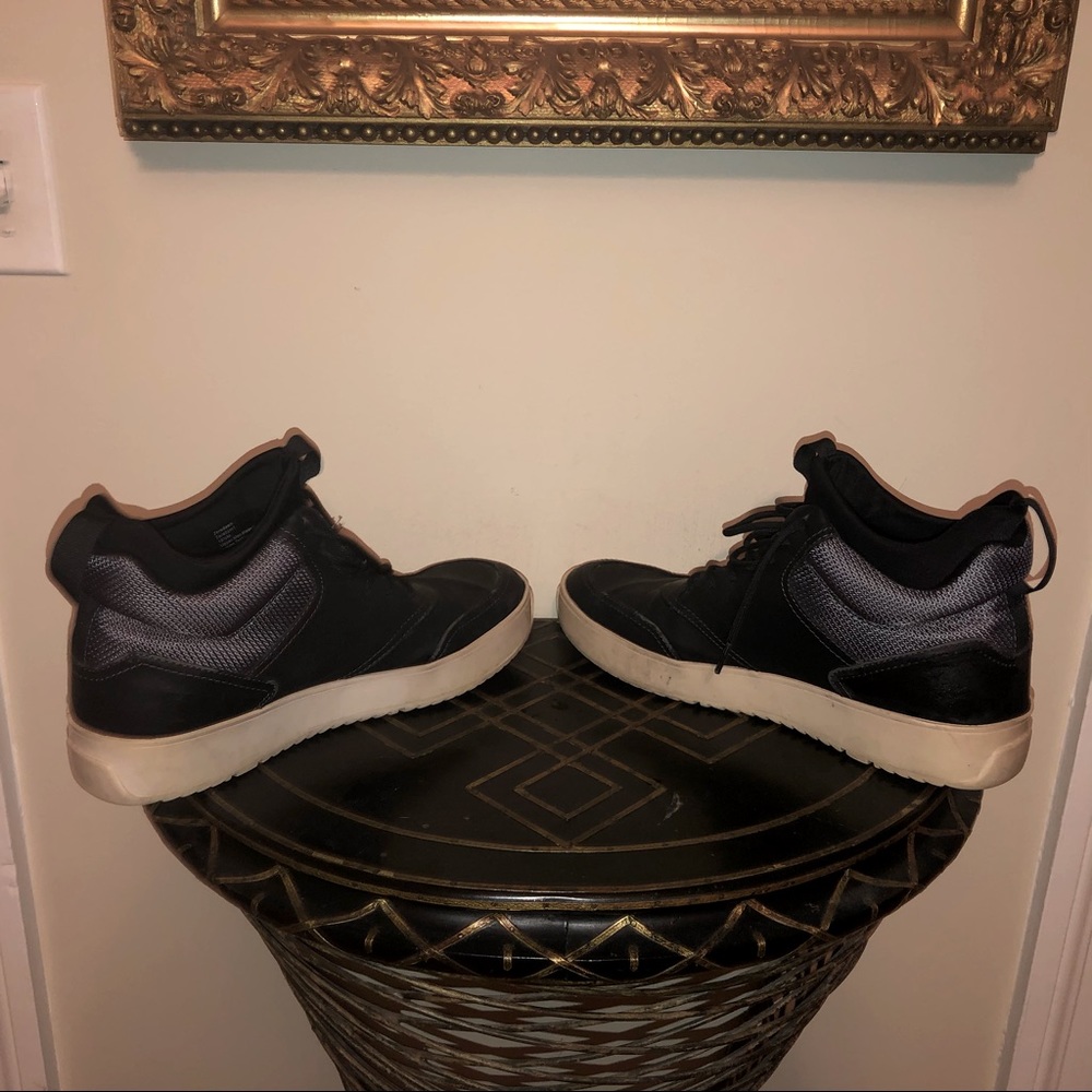 ZERODAWN Steve Madden 10.5 HI TOP SNEAKERS BLACK